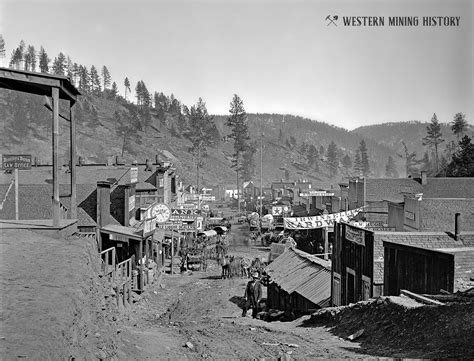 Then And Now Of Main Street Deadwood South Dakota Top Photo From 1800s Bottom Photo From