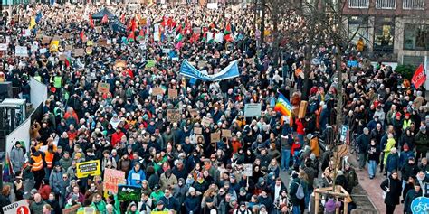 tausende demonstrierten in hamburg erneut gegen rechtsextremismus deutschland derstandard at