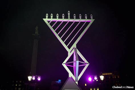 15000 Public Menorahs Lit To Celebrate Chanukah They Are Put Up In