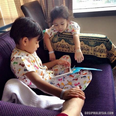 Untuk itu jika terjadi pendarahan pada. Hidung Berdarah, Anak Rita Rudaini Ditahan Di Wad ~ Blog ...
