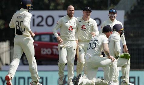 The english batters kept playing for the spin only to miss the straighter ones at regular intervals. IND vs ENG 1st Test, Day 4 Lunch Report: England Opt ...