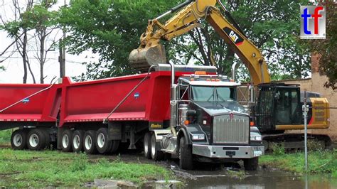 Not only do they tend to be lighter, but they're often (believe it or not) more versatile. Kenworth Tipper Trailer Truck in Action, Detroit, USA, 08 ...