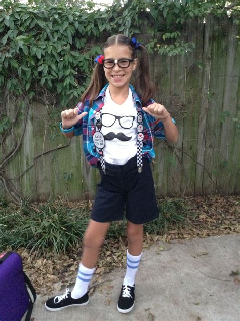 Pin By Tania Escalona On Princess Style Nerd Outfits Girl Nerd Costume Cute Nerd Outfits