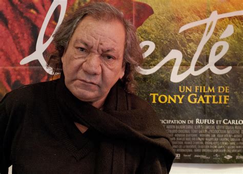 Tony gatlif (born as michel dahmani on 10 september 1948 in algiers) is a french film director of romani ethnicity who also works as a screenwriter, composer. Tony Gatlif fait danser la vie