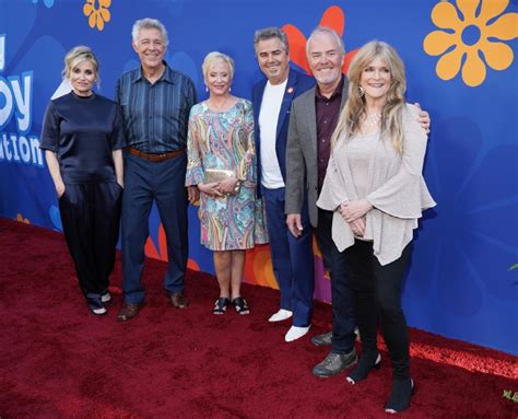 look at them now the brady bunch cast reunite 50 years on from show s debut starts at 60
