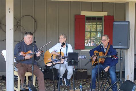 Live Bluegrass Music At The Leffel Roots Orchard The Spectator
