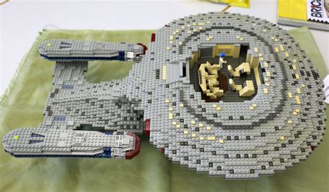 Lego Uss Enterprise Ncc 1701 D Im Anflug Zusammengebaut