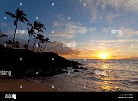 Sunset At Ulua Beach Wailea Maui Hawaii Stock Photo 167978645 Alamy