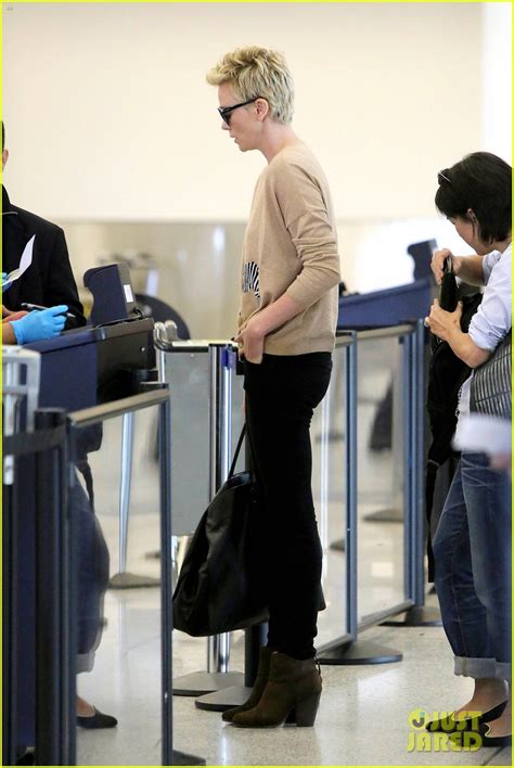 Charlize Theron Zebra Sweater At The Airport Photo 2852158