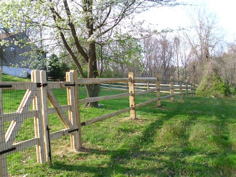 Split rail fences are known by several other names, including snake fence, worm fence, log fence or zigzag fence. 3 rail Split Rail fence with black wire mesh and 8' double gate | Fence landscaping, Split rail ...