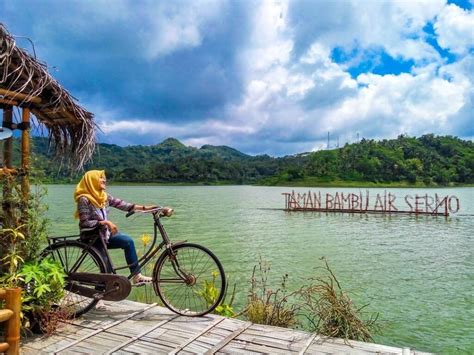 Untuk masuk ke objek wisata ini begitu murah. Tiket Masuk Rp 5000 dan Rute Lokasi Waduk Sermo | NiagaTour
