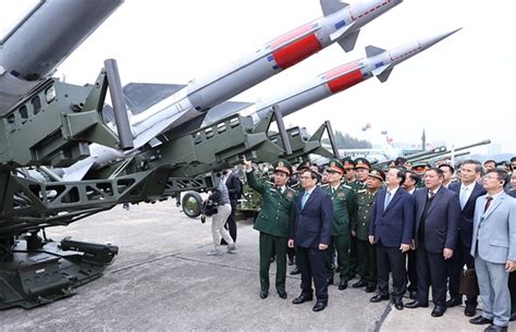 Việt Nams First International Defence Expo Opens In Hà Nội