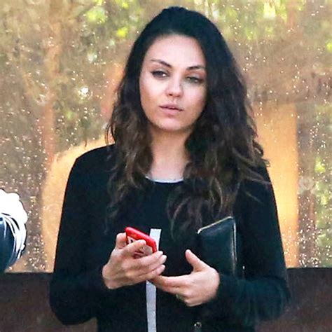 Mila Kunis Goes To Lunch Without Makeup—see Her Fresh Face Look E