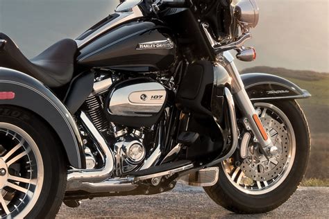 The engine featured a 10.0:1 compression ratio. 2018 Harley-Davidson Tri Glide Ultra Motorcycle UAE's ...