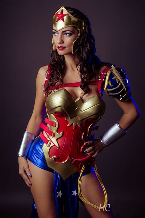 Galery Foto Cosplay Superhero Cantik Wonder Woman Yang Diperankan Gal Gadoot Wawasan Eureka