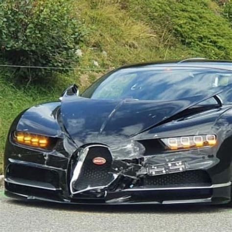 Bugatti Chiron Crashes Into Porsche 991 On Mountain Road Gtspirit