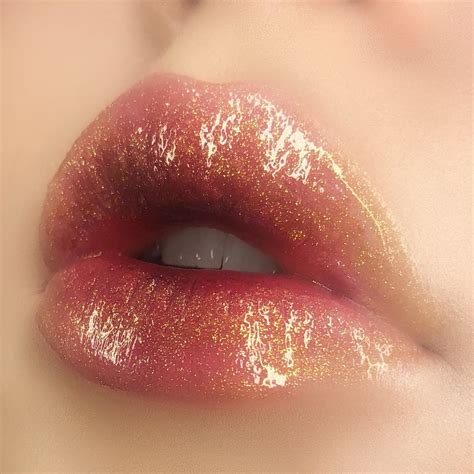 On In Aesthetic Makeup Glossy Lips Cute Makeup