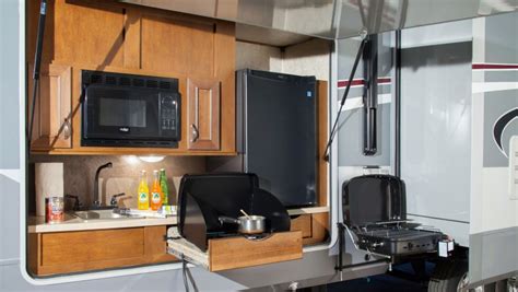 10 Amazing Rvs Outdoor Entertaining And Kitchens