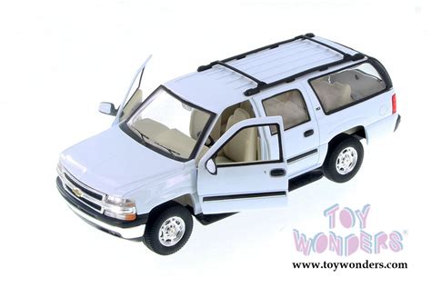2001 chevrolet® suburban™ by welly 1 24 scale diecast model car wholesale 22090 4d