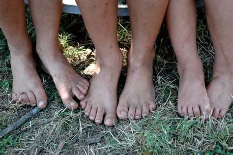 Barefoot boys, teens and men, especially cute teen feet. dirty, dirty feet. | Lindsey Picker | Flickr