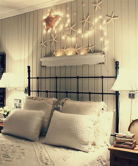 Hanging christmas lights in bedroom. 45 Ideas To Hang Christmas Lights In A Bedroom - Shelterness