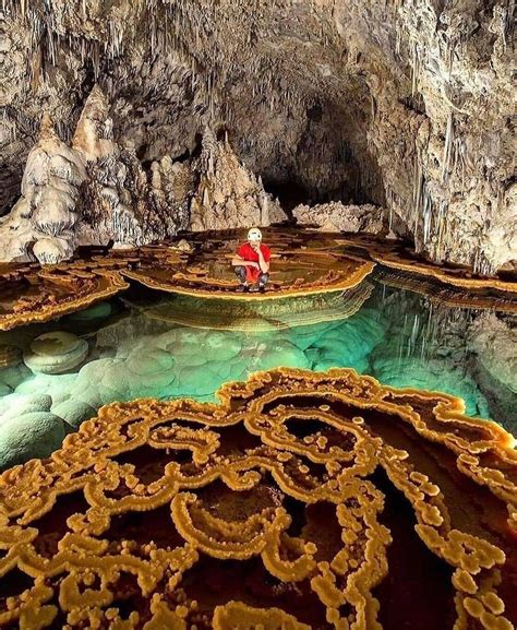 Gorgeous Green Water Inside The Lechuguilla Cave 😍 In 2021 Carlsbad