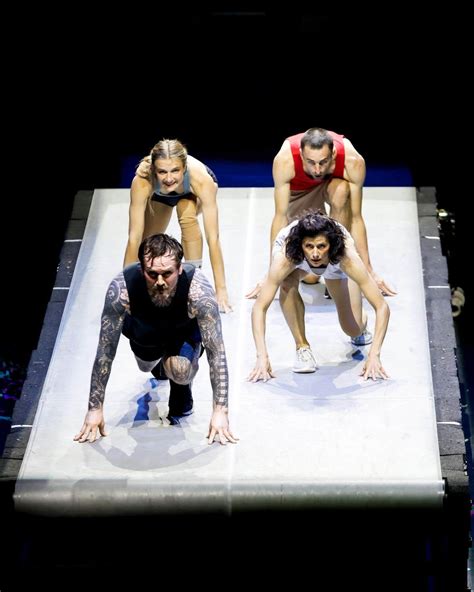 Runners à Montréal Complètement Cirque Cours Lola Cours Le