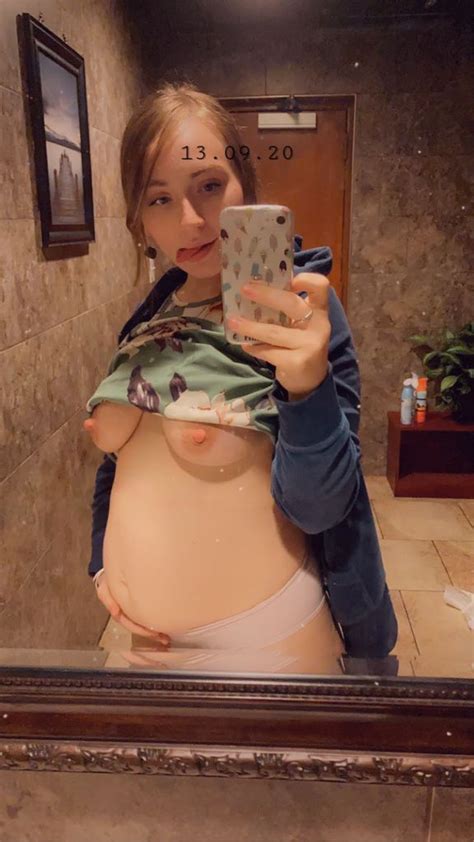 Tw Pornstars Lanna Amidala Twitter Weeks Now Taking Pregnancy Customs Solos Boy Girl