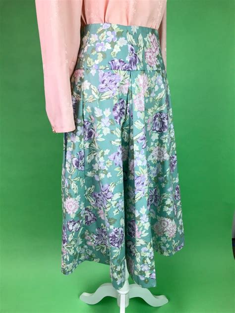 Vintage Laura Ashley Pastel Floral Skirt Size Small Gem