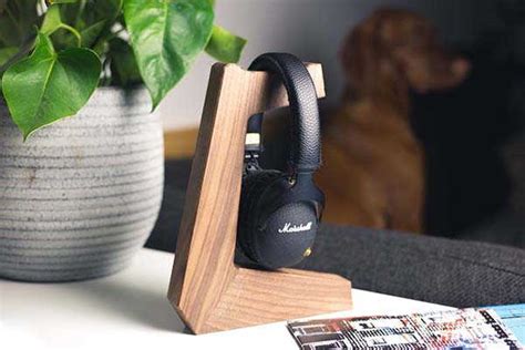 Handmade Minimalistic Wooden Headphone Stand Gadgetsin