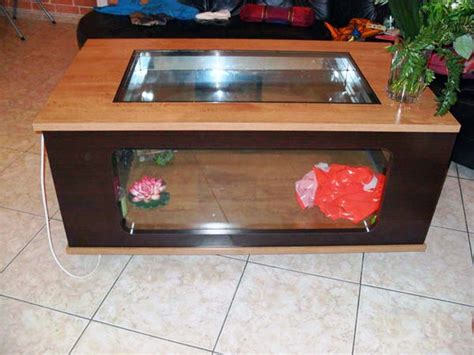 Aquarium unik dari bohlam ini bisa anda tempatkan di sebuah alas seperti meja dengan memakai lem tembak atau perekat jenis lainnya agar tidak terjatuh. ツ 35+ contoh model dan harga meja tamu aquarium unik dari ...