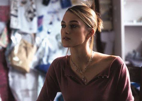 How old was keira knightley when she played juliet? Keira Knightley - Love Actually Pictures 03