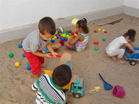 Los Grandes Peques De Infantil ¡cómo Me Divierto En El Arenero