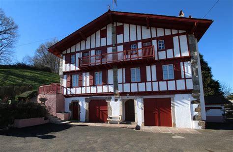 Séjour avec vue sur pyrénées, balcon, cuisine équipée, 2 chambres, 1 dressing, loggia, cave, parking aérien. Gîte à Souraide, Pyrénées-Atlantiques, Elizabidea - Gîtes ...
