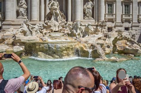 La Fontaine De Trévi à Rome Infos Et Photos