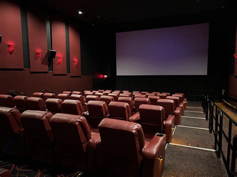 Sometimes I Wish My Local Amc Theater Were To Have Stadium Seating What Do You Guys Think