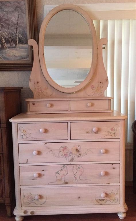 Maybe you would like to learn more about one of these? Thomasville "First Impressions" Ribbons & Bows Chest W ...