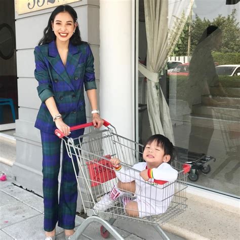 ณปภา ตันตระกูล หรือนามเดิมว่า ศุลีพร ตันตระกูล (16 กรกฎาคม 2529) ชื่อเล่น แพท เป็นนักแสดงและพิธีกรหญิงชาวไทยเชื้อสายปากีสถานและจีน มีผลงานละคร. มดดำ เอาอีกแล้ว!! แง้ม แพท ณปภา มีแฟนใหม่ ดีกรีไม่ธรรมดา