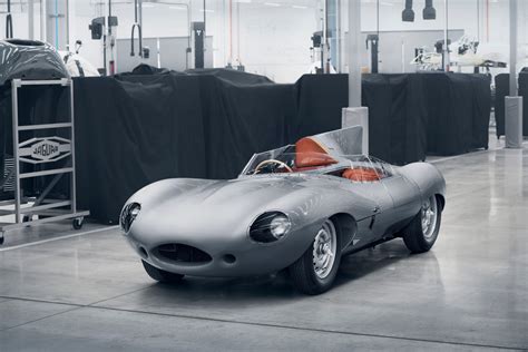 Jaguar Resumes Production Of Its Iconic D Type Racing Car Kwe Cars