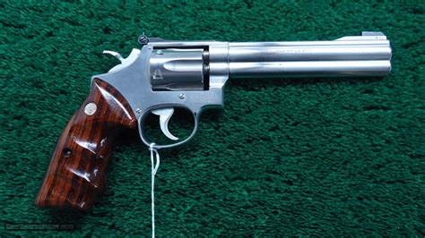 Smith And Wesson Model 617 1 6 Shot 22 Lr Revolver