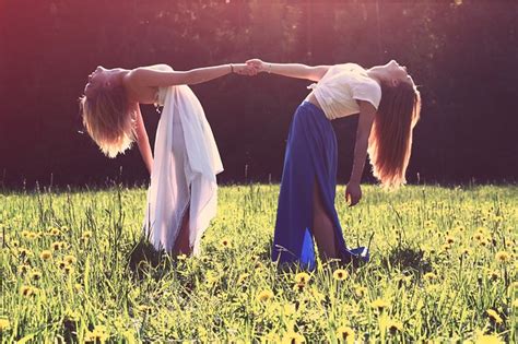 How To Create Meaningful Female Friendships