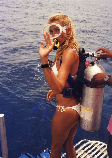 Pin By Gilbert On Divers Scuba Diver Girls Scuba Girl Scuba Girl Wetsuit