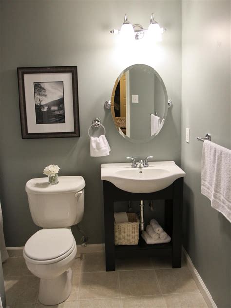 10 Decorating Ideas For Half Bathrooms Decoomo