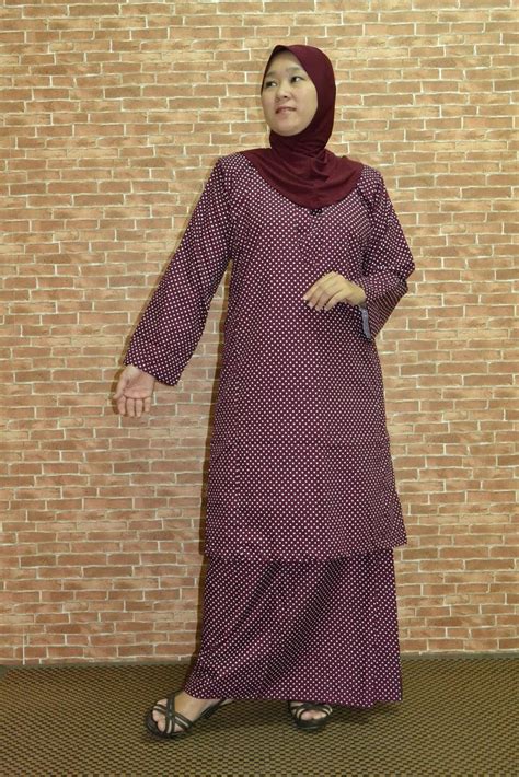 Baju kurung online is one of the fastest selling as it is easy to access which is through online stores. Koleksi Baju Kurung Moden Bertunang ~ 7 - Contoh Z