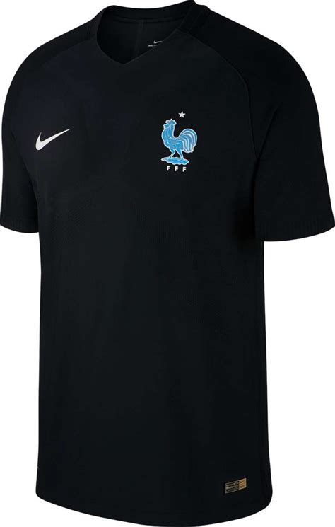 May 31, 2021 · 日本代表は5月30日、日本サッカー協会（jfa）の創立100周年を記念したアニバーサリーユニフォームを着用して集合写真の撮影を行った。 シンプルかつレトロなデザインに海外からも注目が寄せられている。 フランス代表 2017 黒いサードユニフォーム - ユニ11