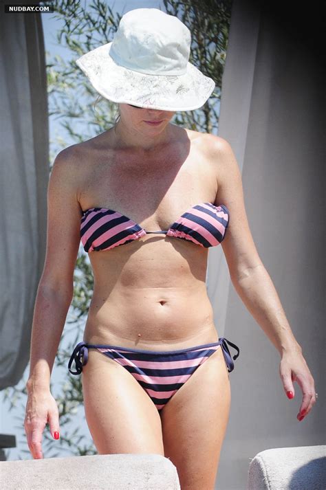 Amanda Holden Nude Wears Sexy Bikini Vacation 2009 Nudbay