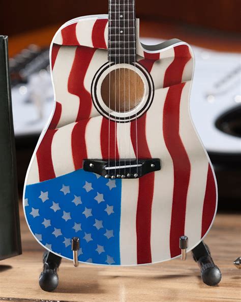 Toby Keith Signature Usa Flag Acoustic Mini Acoustic Guitar Model Axe