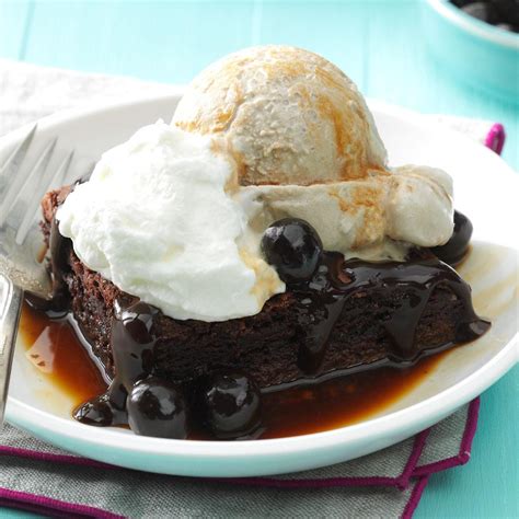 Vanilla, ice cream, m&m, oreos, hot fudge sauce. 35 Desserts That are Even Better with a Scoop of Ice Cream ...