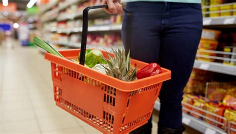 İşte pazar günü market ve bakkalların çalışma durumu! Sokağa çıkma yasağında marketler ne zaman açık? Arefe günü ...