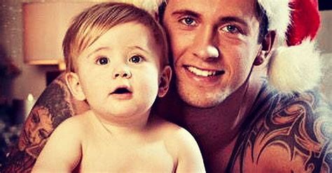 Dan Osborne And Son Teddy Step Into Christmas With Adorable Snap Mirror Online